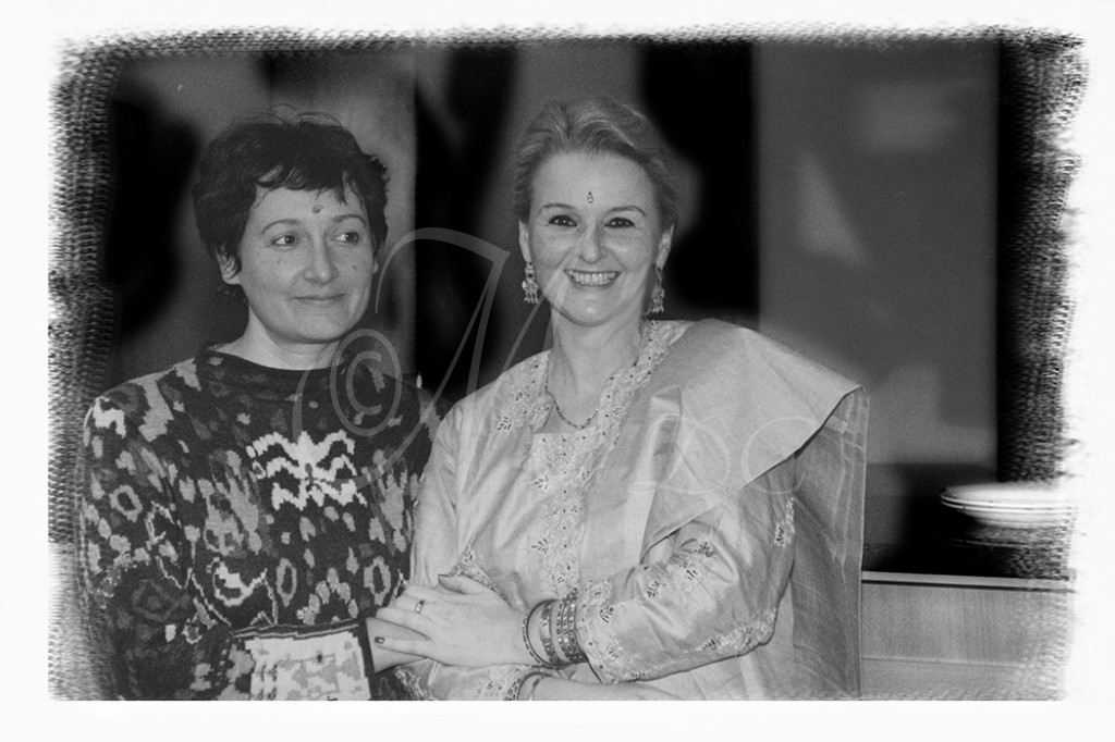 Michèle DC & Marie-Ange Schimmer (Ministère des Affaires Etrangères, Luxembourg) I Exposition pour l'Indian Association Luxembourg